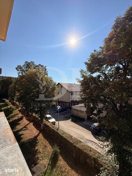 Apartament cu 4 camere decomandat în Central