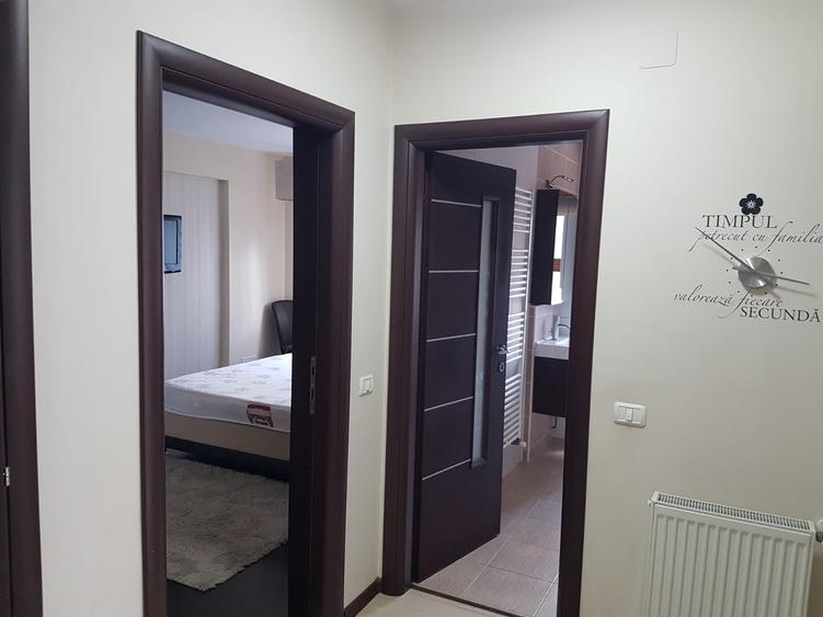 Apartament cu 2 camere decomandat, mobilat în Central