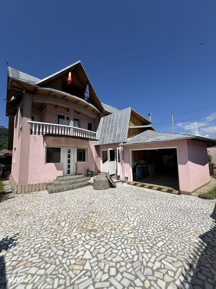Casă cu 4 camere în Corbșori