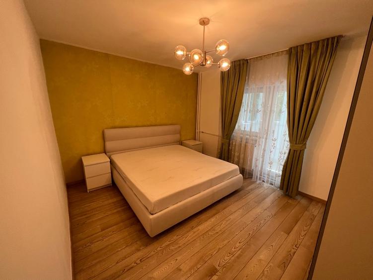 Apartament cu 4 camere decomandat, mobilat în Costin Georgian