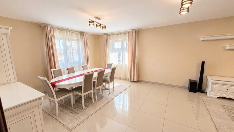 Casă cu 4 camere în Bărăbanț