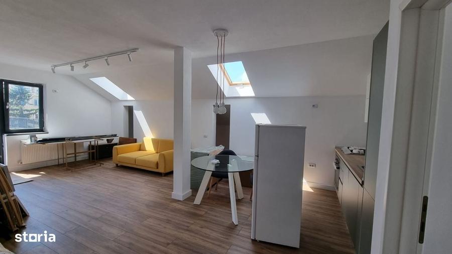 Apartament cu 3 camere în Florilor