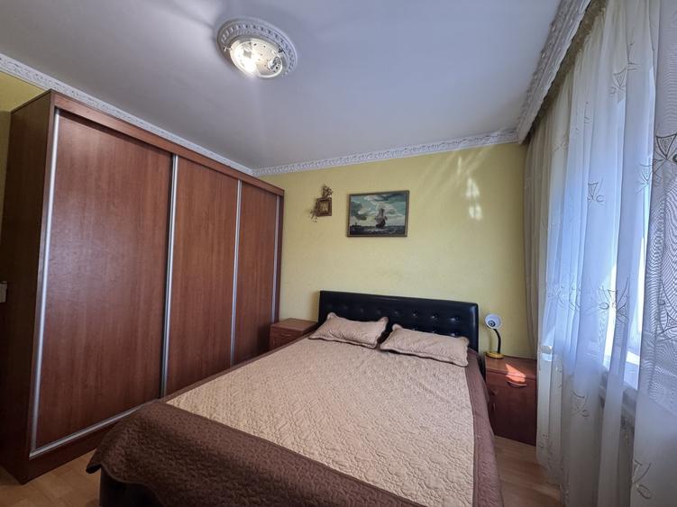 Apartament cu 3 camere decomandat, mobilat în Vitan