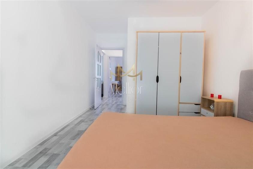 Apartament cu 3 camere semidecomandat în Andrei Mureșanu