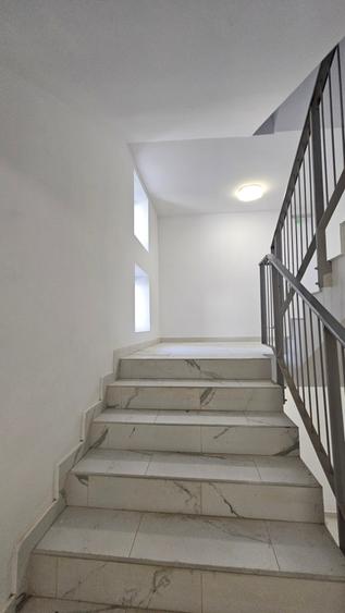 Apartament cu 2 camere decomandat în Tei