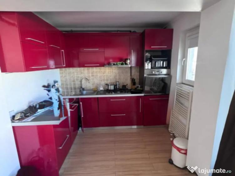Apartament cu 3 camere decomandat, mobilat în Tomis Nord