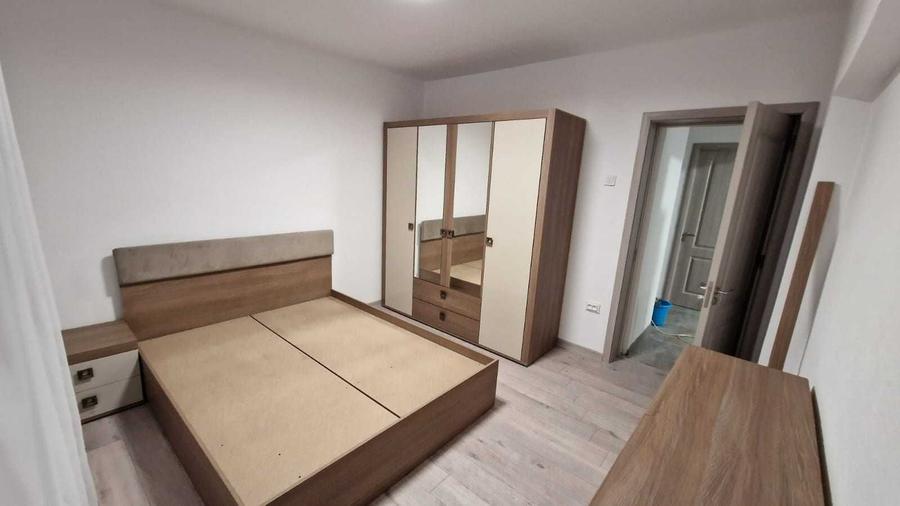 Apartament cu 3 camere decomandat în Păcii