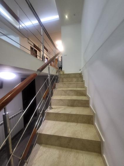 Apartament cu 5 camere în Decebal