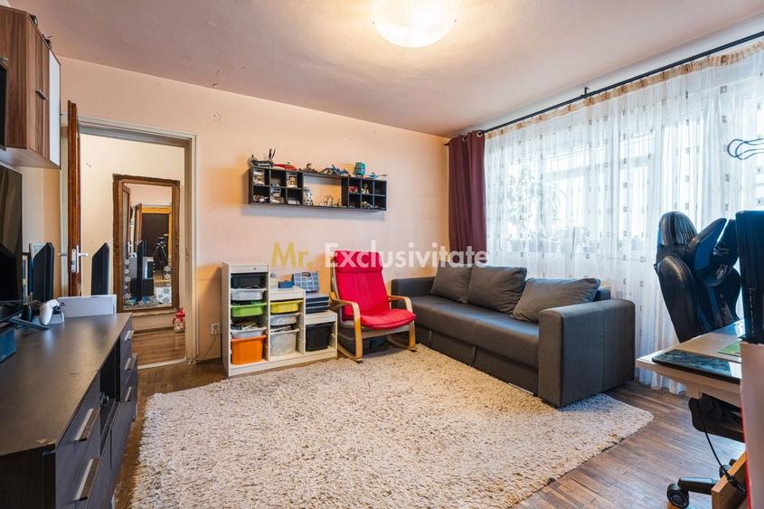 Apartament cu 3 camere semidecomandat în Crângași