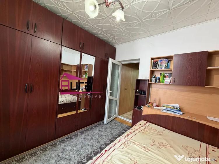 Apartament cu 2 camere semidecomandat în Piața Veche
