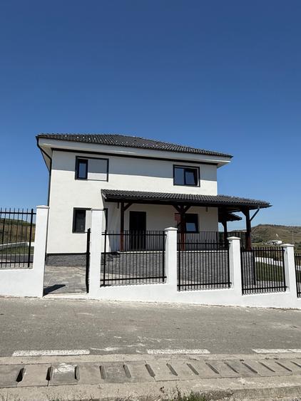 Casă cu 3 camere în Central
