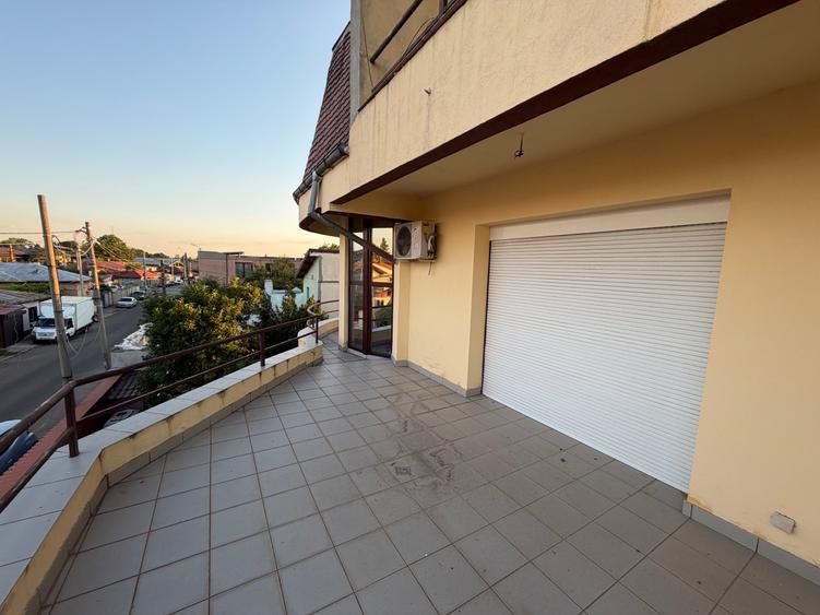 Casă individuală cu 5 camere cu Canalizare în Ferentari