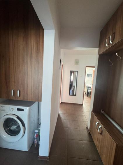 Apartament cu 3 camere decomandat în Paltiniș