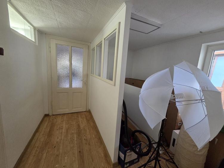 Apartament cu 3 camere semidecomandat în Tineretului