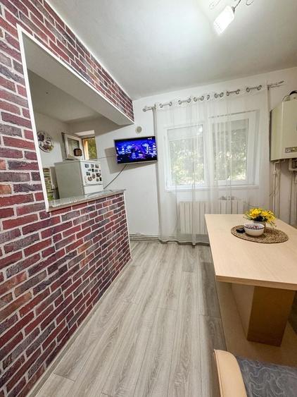 Apartament cu 2 camere decomandat în Micro 1