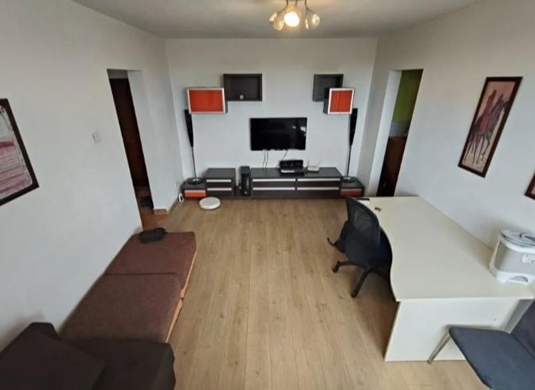 Apartament cu 2 camere semidecomandat, mobilat în Tineretului