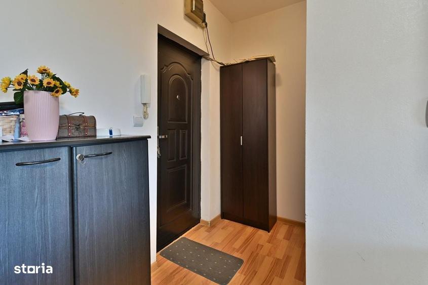Apartament cu 3 camere semidecomandat în Central