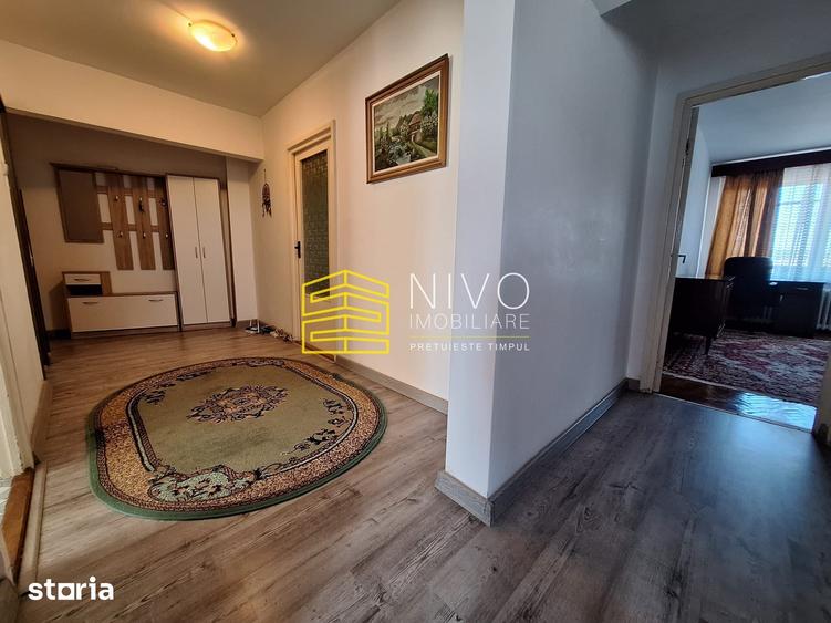 Apartament cu 2 camere decomandat în 22 Decembrie 1989
