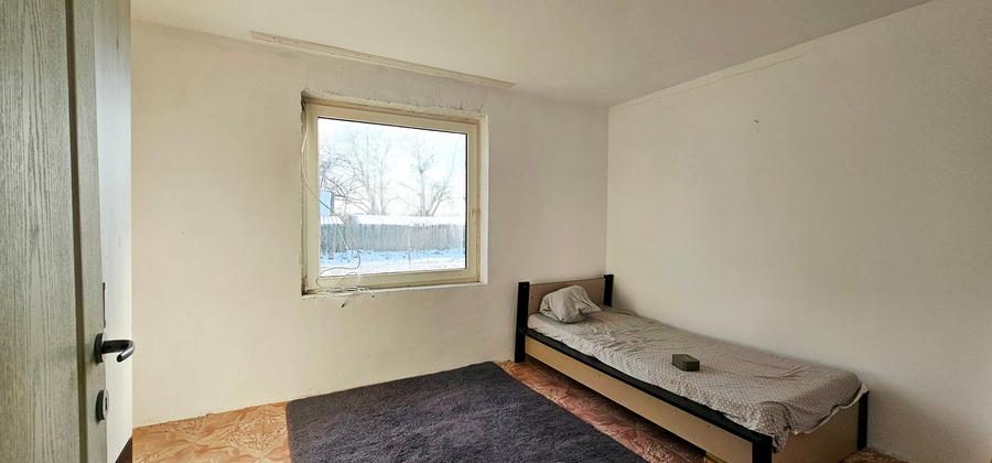 Casă cu 5 camere cu Teren 1407 Mp în Exterior Vest
