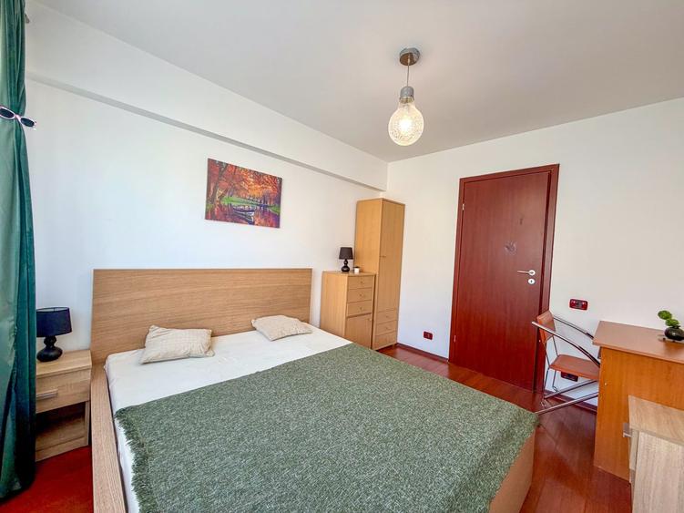 Apartament cu 3 camere semidecomandat, mobilat în Dristor