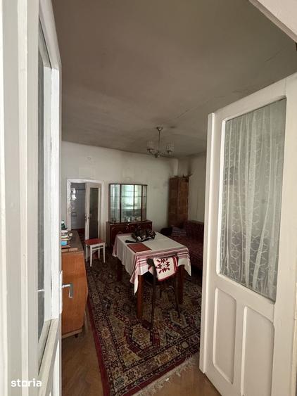 Casă cu 6 camere cu Teren 800 Mp în Central