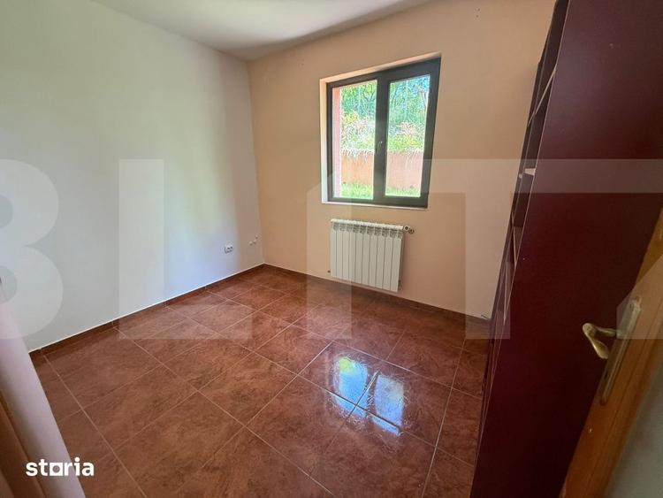 Casă cu 5 camere cu Teren 2248 Mp în Curtești