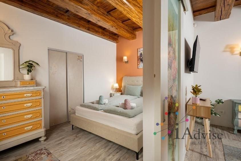 Apartament cu 5 camere decomandat, mobilat în Centrul Istoric