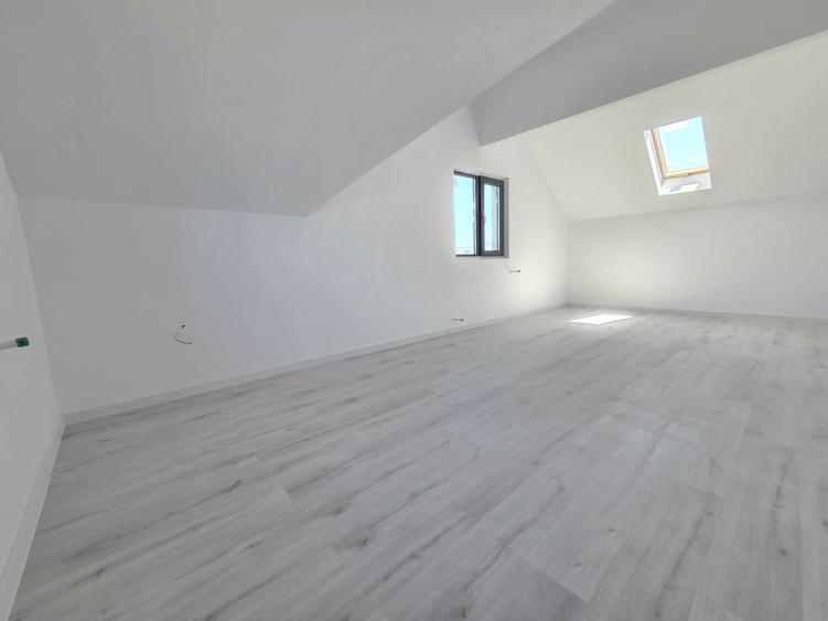 Casă individuală cu 5 camere cu Teren 410 Mp în Domnești