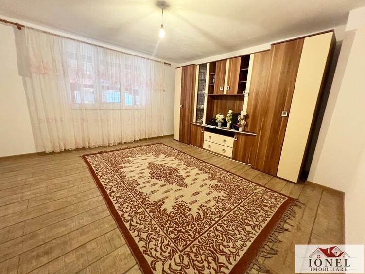 Casă individuală cu 5 camere cu Garaj în Vurpăr