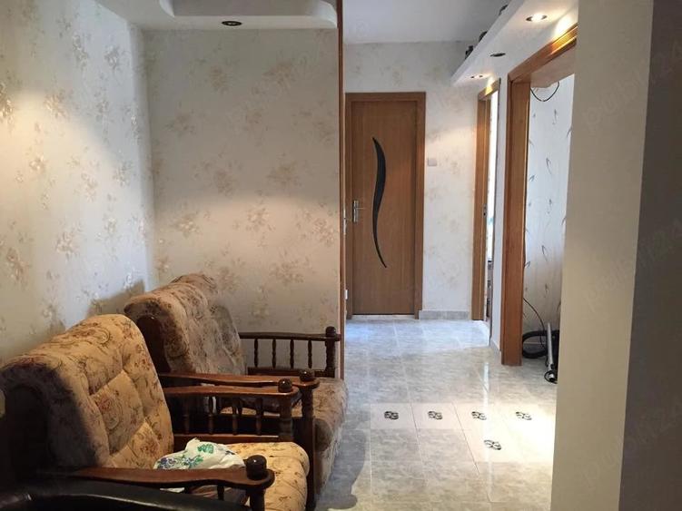 Apartament cu 3 camere decomandat în Independenței