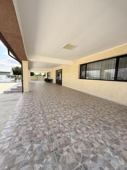 Spațiu comercial, de 917 mp, în Pechea