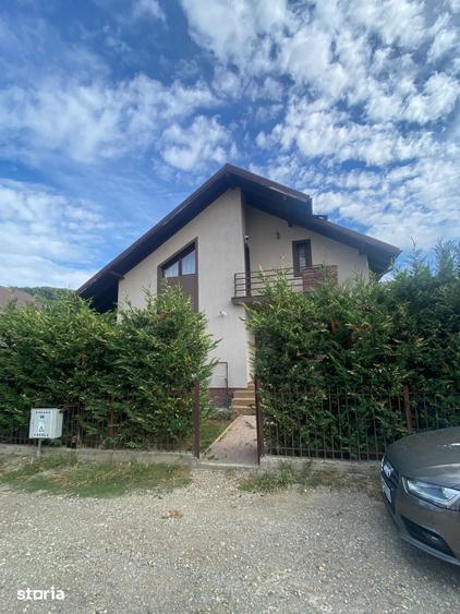 Casă cu 3 camere cu Teren 460 Mp în Doicești