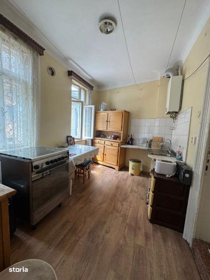Casă cu 3 camere cu Canalizare în Ultracentral