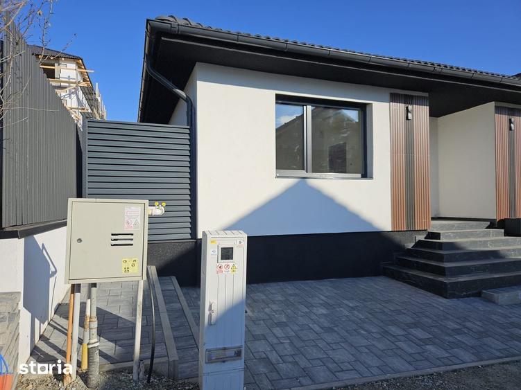 Casă cu 5 camere cu Teren 390 Mp în Șura Mare