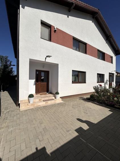 Casă cu 4 camere în Sânpetru