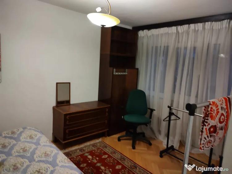 Apartament cu 3 camere semidecomandat, mobilat în Tătărași
