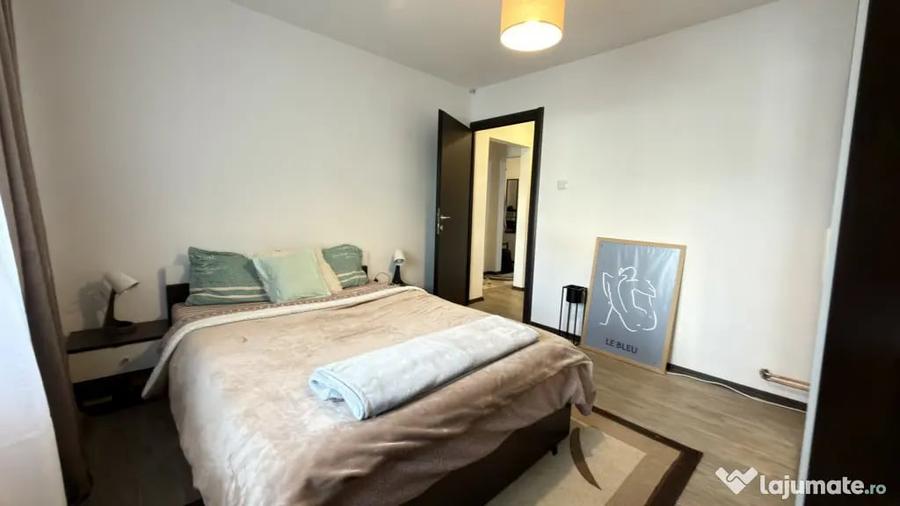 Apartament cu 3 camere decomandat în Central