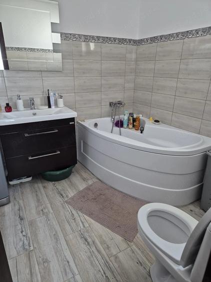 Casă cu 3 camere cu Teren 350 Mp în Central