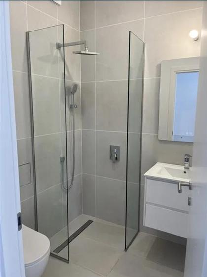 Apartament cu 3 camere decomandat în Podu Roș