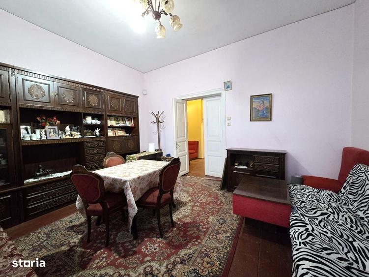 Casă cu 3 camere în Central