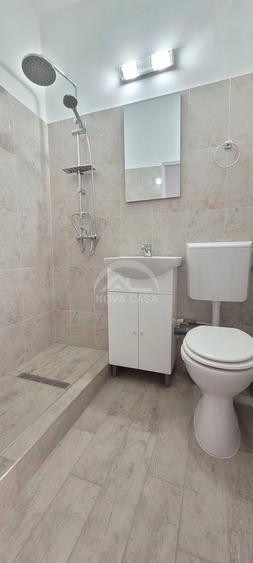 Garsonieră decomandată în Troianu