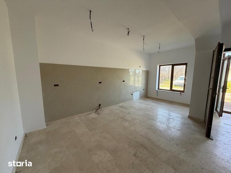 Apartament cu 4 camere în Mihail Kogălniceanu