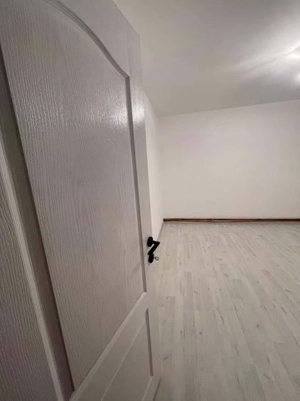 Apartament cu 3 camere decomandat în Tomești
