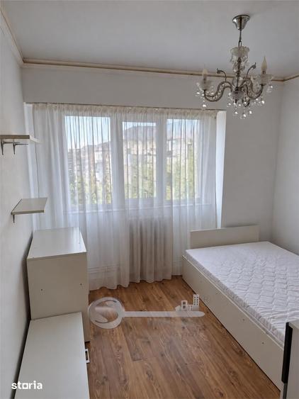 Apartament cu 3 camere decomandat în Miroslava