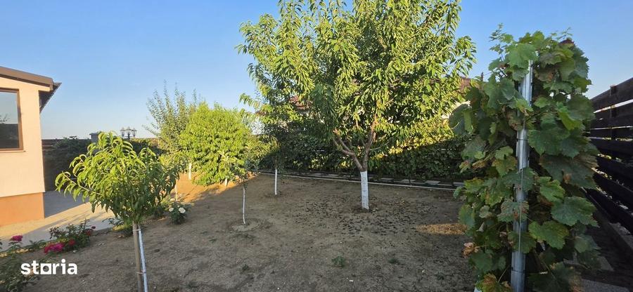 Casă cu 4 camere în Clinceni