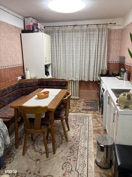 Apartament cu 3 camere decomandat în Doamna Ghica