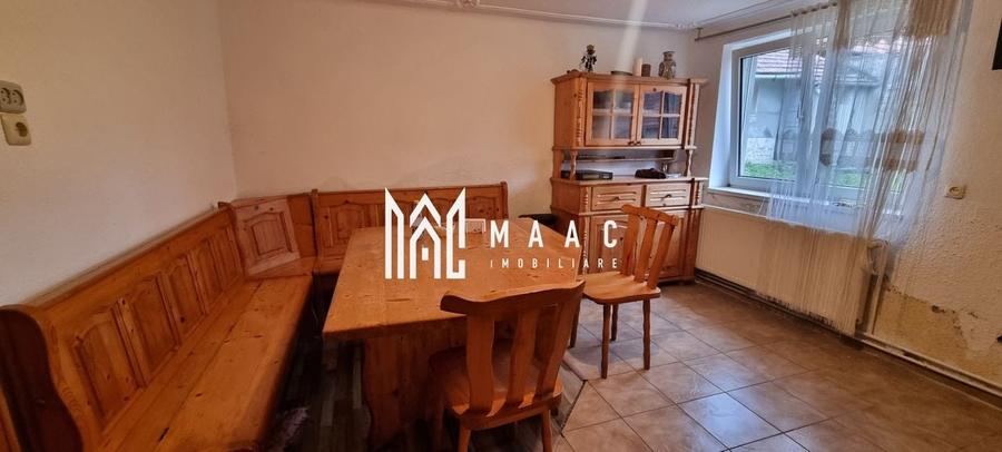 Casă individuală cu 9 camere cu Canalizare în Șeica Mare