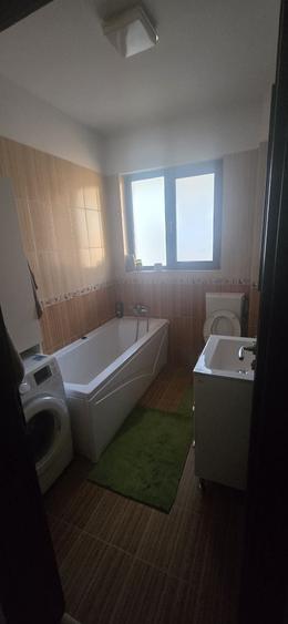 Apartament cu 3 camere decomandat în Apusului