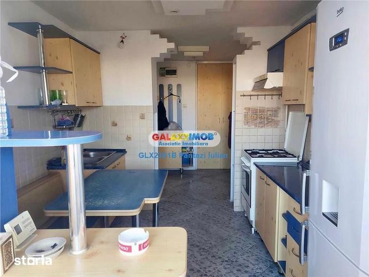 Apartament cu 3 camere semidecomandat în Crângași