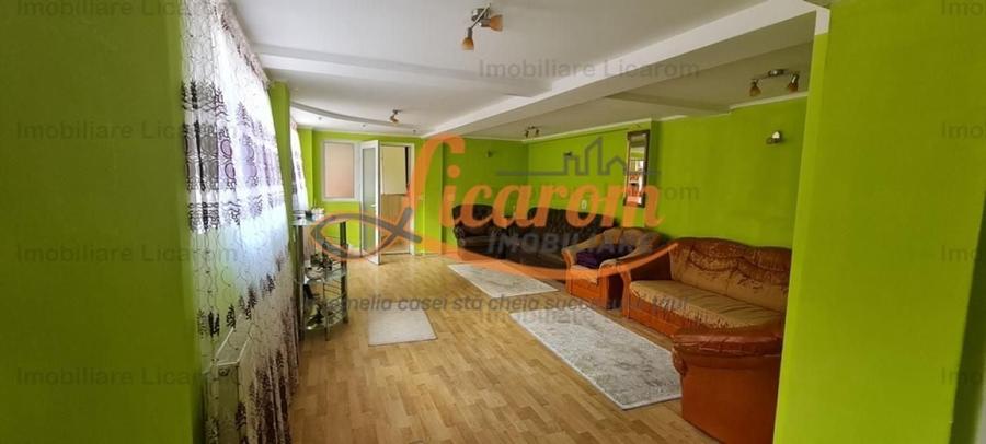 Casă individuală cu 6 camere semidecomandat cu Canalizare în Astra